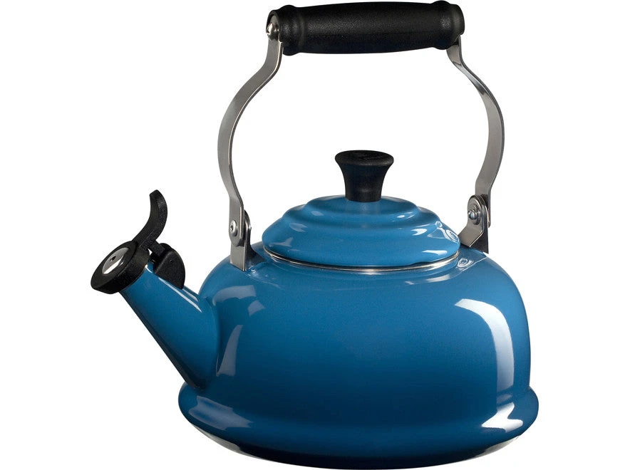 Le Creuset Classic Whistling Kettle - Image 2